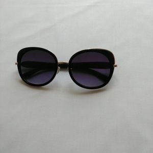 Nanette Lepore Sunglasses Oversized Bold Dark lens